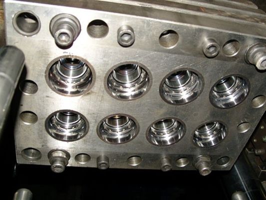 Multi - Cavity Hot Runner Injection Mould Maker With P20 Mold Base