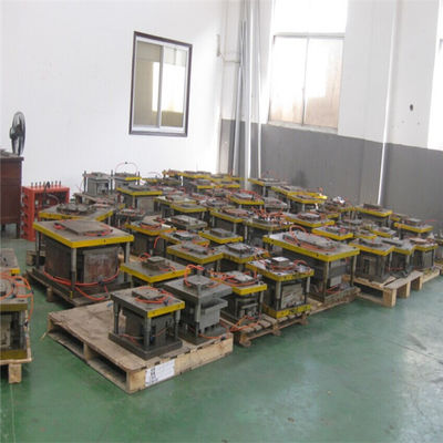 Disposable Aluminum Foil Container Mould , smooth wall multi cavity container