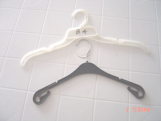 Fully automatic hot runner system Plastic Injection Molding Machine for hangers