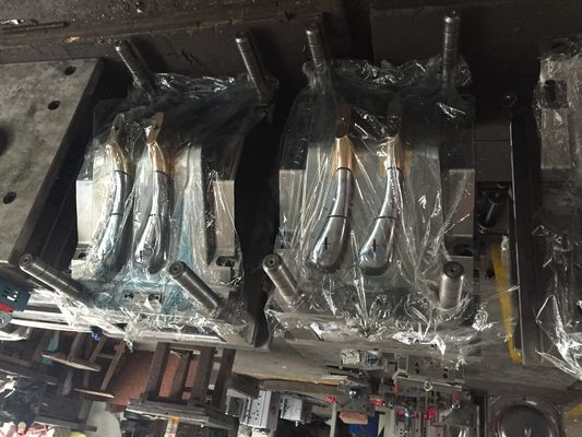 Fully automatic hot runner system Plastic Injection Molding Machine for hangers