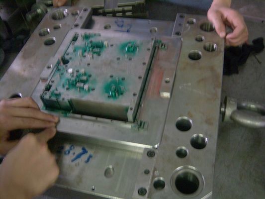 20000 Shots Rapid Prototyping Injection Molding with YUDO Hot Runner 1050 AB Plate