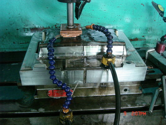 Cold / Hot Runner Injection Mould , 2 - Multi Cavity Plastic Parts with LKM , LYM Base